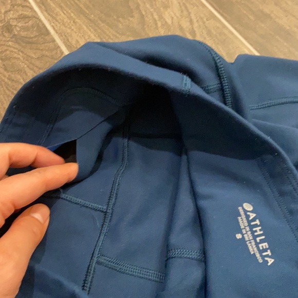 Athleta - High waisted Side Pocket Ankle Cropped Leggings - Picture 10 of 13